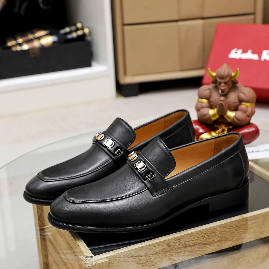 Men's shoes 💰440 🔥Ferragamo's new men's casual slip-on shoes🇨🇳Official website original 1:1 mold, original quality💯Fine workmanship, high-end luxury☘The upper is made of imported Italian first-layer cowhide🌴Luxurious water dyeing🐂Leather lining🍓Rubber wear-resistant and non-slip outsole, breathable and comfortable to wear🍍The first choice for high-taste men, color optional! Code number 38-45